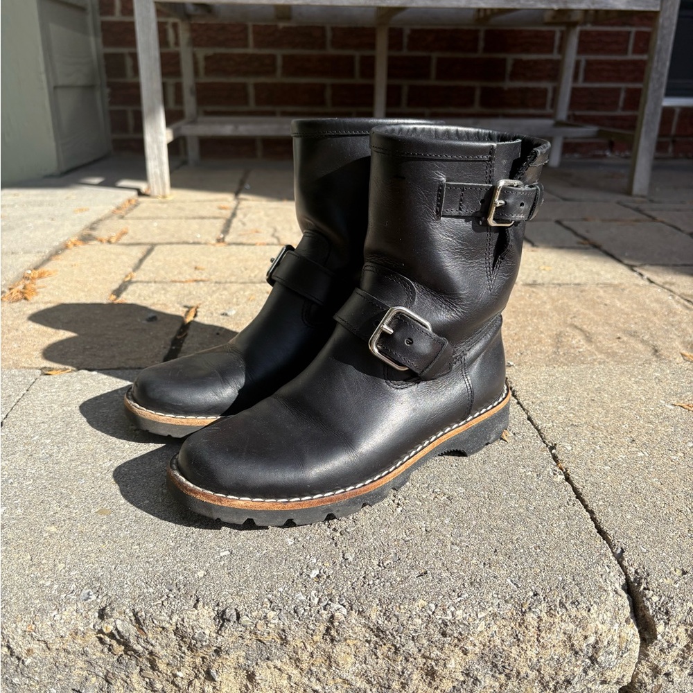 ROOTS-Black Leather Buckle Boots